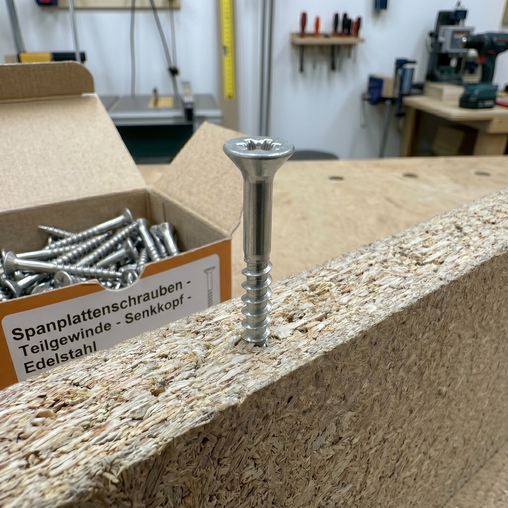 DIN 9135 Spanplattenschraube